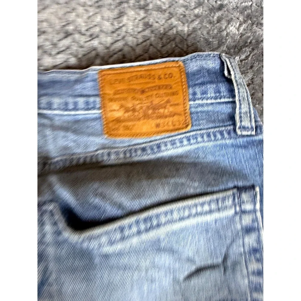 Levi's 502 Straight‎ Jeans Mens 34x32 Blue Whiskering Denim Mid Rise Distressed
